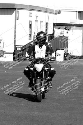 media/Apr-10-2022-SoCal Trackdays (Sun) [[f104b12566]]/Around the Pits/